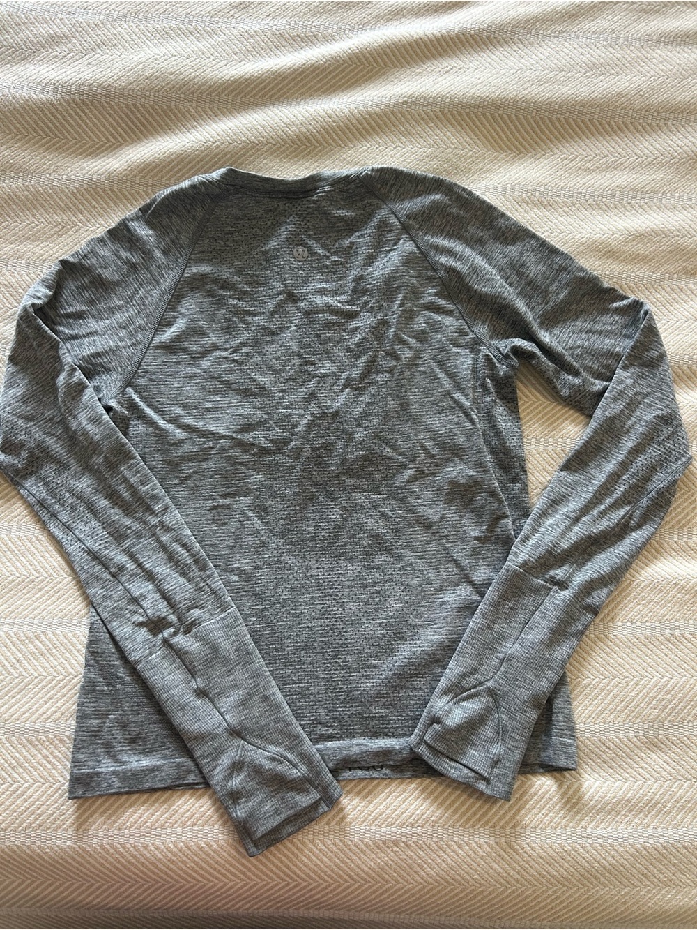 Gray lululemon Long Sleeve Lightweight Top - Picture 2 of 2